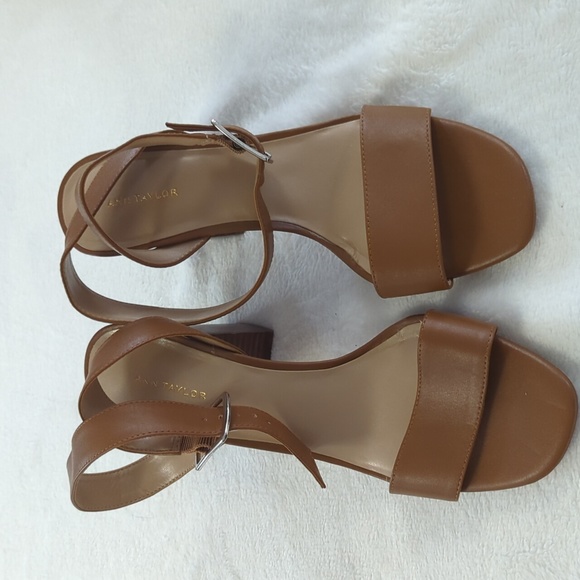 Ann Taylor Corey Block Heeled Sandal size 8 - Picture 2 of 5